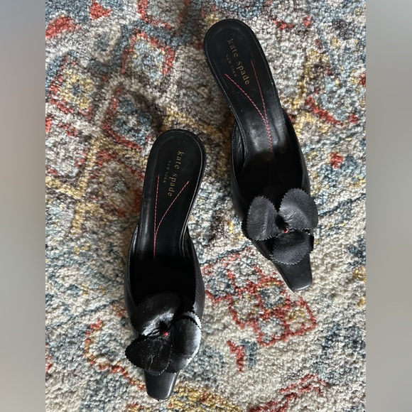 Kate Spade kitten mules floral detail black with red trim size 8.5 - Picture 2 of 6